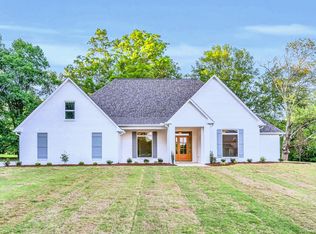 320 Crosby Ln, Columbus, MS 39701