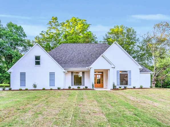 320 Crosby Ln, Columbus, MS 39701