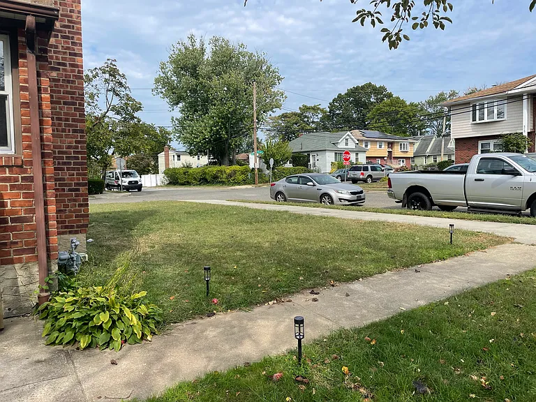 1379 E St #1 — Photo 3
