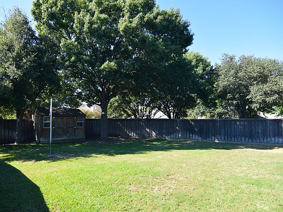 3rd image of 4125 McClary Dr