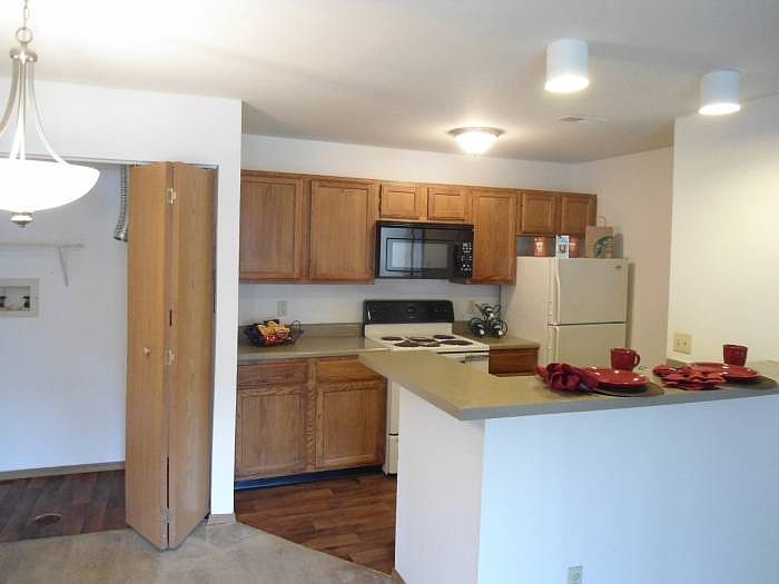 Kitchen And Breakfast Bar
