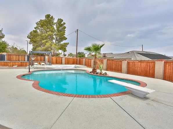 19989 Cronese Rd, Apple Valley, CA 92308