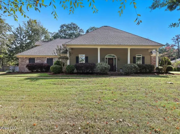 112 Rowan Oak Pl, Terry, MS 39170