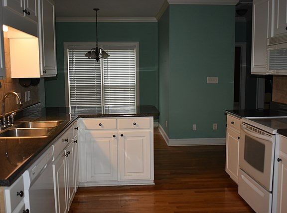 3rd image of 127 Plantation Dr