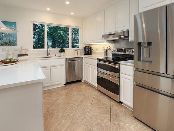 5th image of 1068 Porto Marino Dr
