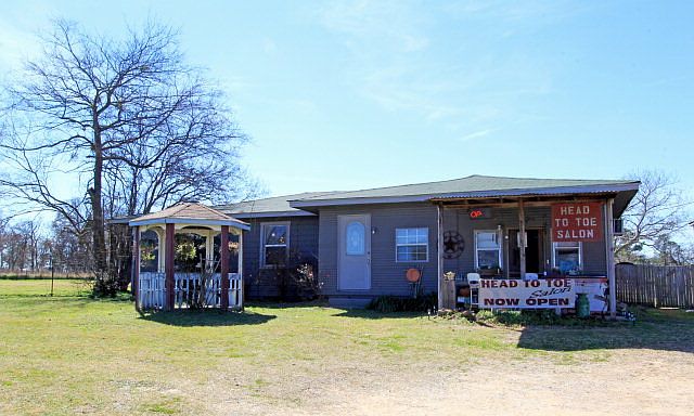 1st image of 1016 N Seven Points Dr
