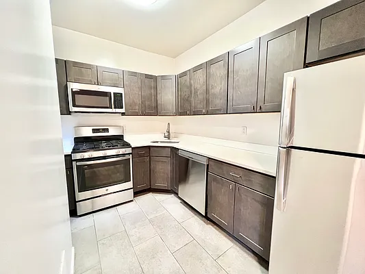 Rented by A&E Real Estate Management | media 8