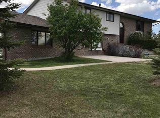 8814 Powderhouse Rd, Cheyenne, WY 82009
