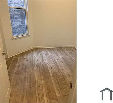 3rd image of 1550 S Sawyer Ave #2