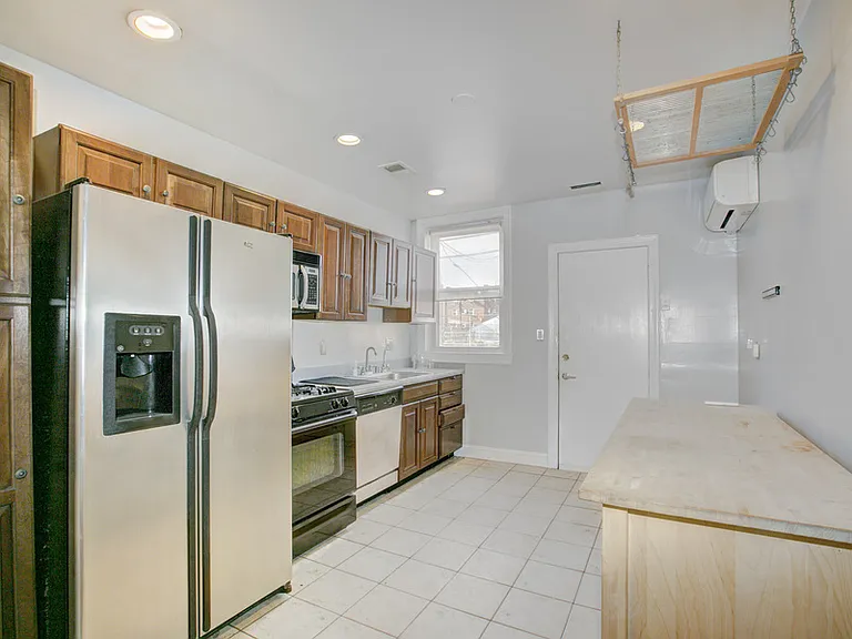 317 Elm St NW — Photo 8