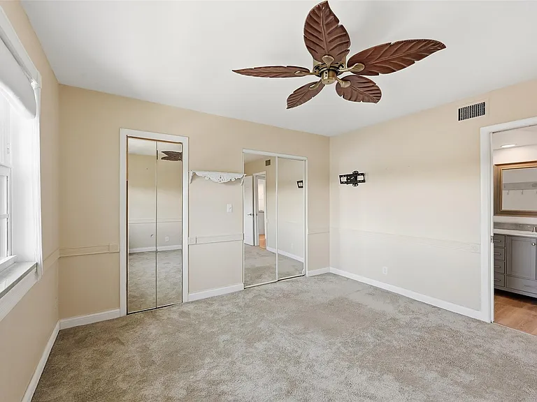 801 NE 18th Ct #202 — Photo 19