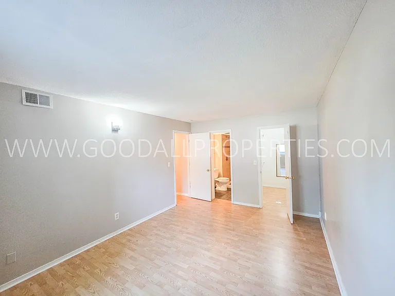 9533 University Ave #3 — Photo 9