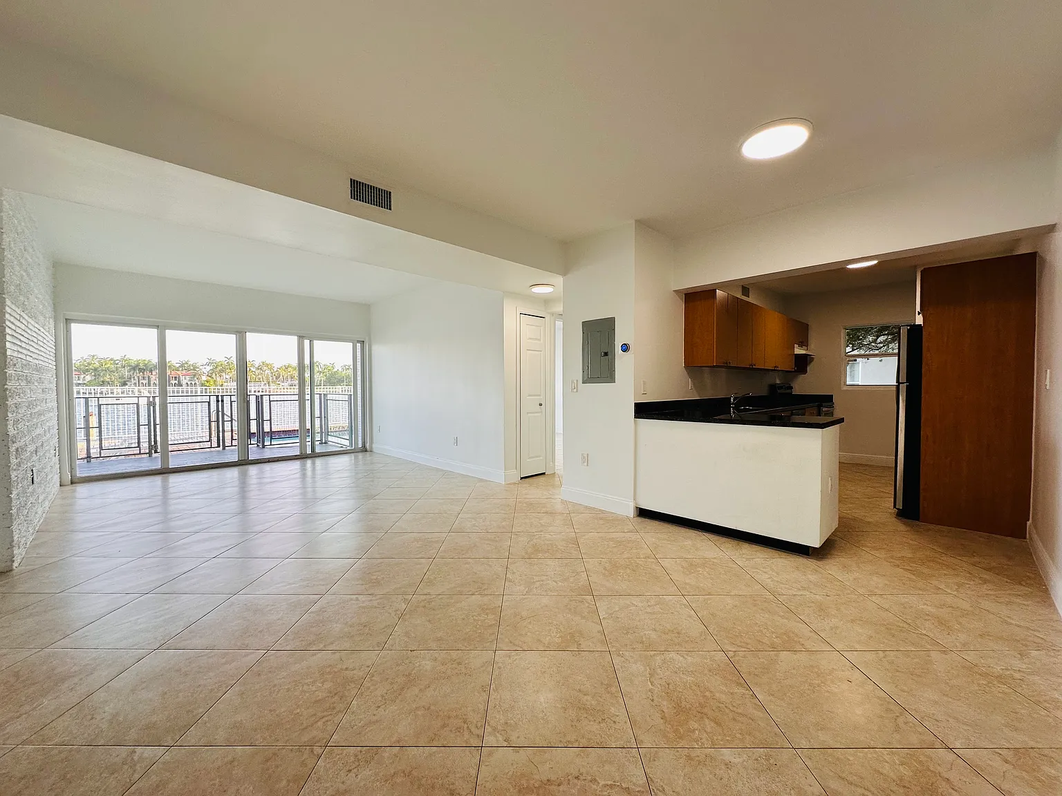 2 bed, 1150 sqft, $3,250 — Photo 4