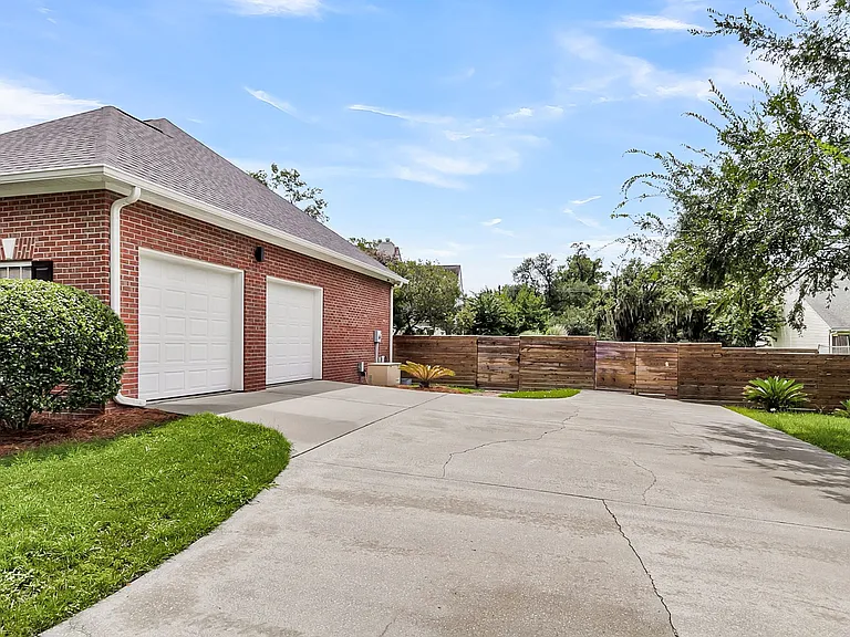 5049 Spaniel Dr — Photo 6