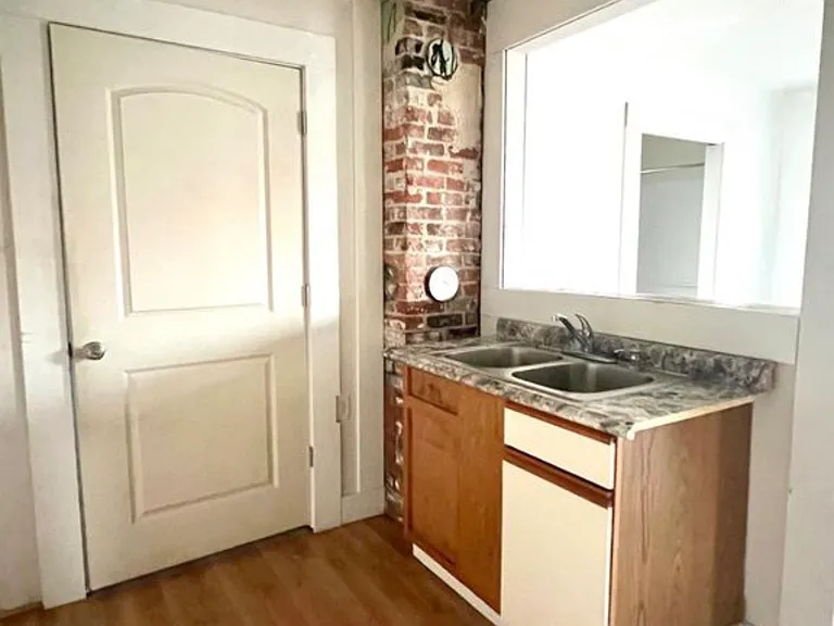 303 Chicago St — Photo 8