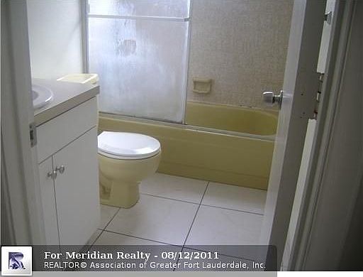 4th image of 9630 NW 35th St APT 7