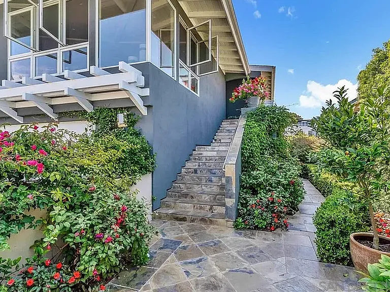 2123 De Mayo Rd — Photo 2