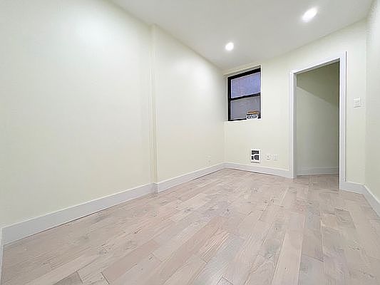 5th image of 2112 Regent Pl #2NDW