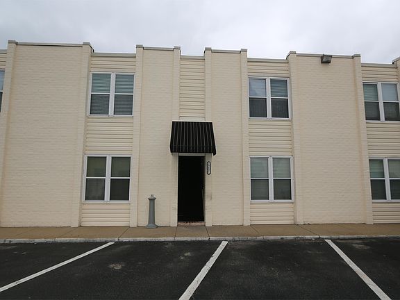 2nd image of 913 Pacific Ave APT C