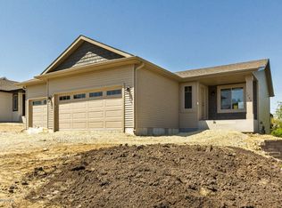 1293 Turnberry Dr SE, Rochester, MN 55904