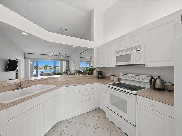 3320 W Crown Pointe Blvd #201 — Photo 11