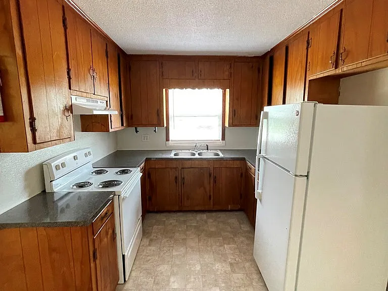 4148 Lee St #B — Photo 6