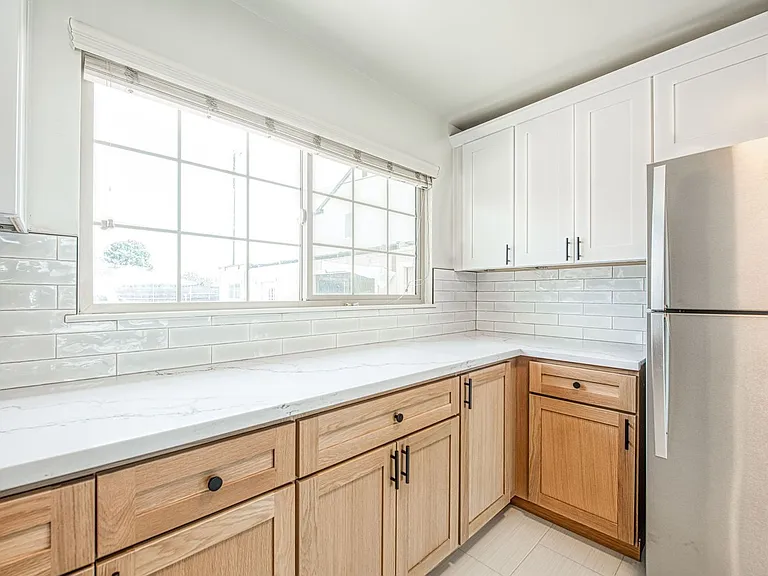 245 Minnewawa Ave #A — Photo 16