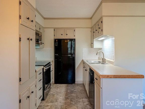 2nd image of 2212 Wayah Rd