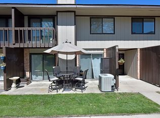 81 Woodhills Bay Rd, Fox Lake, IL 60020