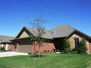 8100 Hawksbury Rd, Yukon, OK 73099