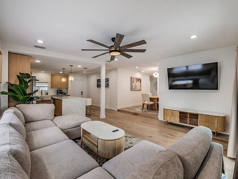 3405 W Rogers Ave — Photo 9