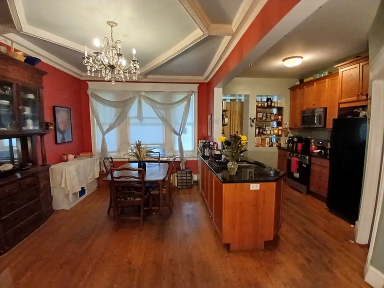 5403 S Maryland Ave — Photo 2