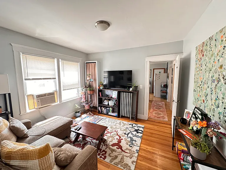 Century St — Photo 11