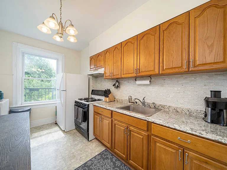 508 Hudson Ave #3 — Photo 9