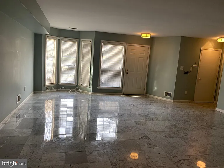 4 Kensington Ct — Photo 10