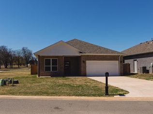 629 Remington Rd, Edmond, OK 73034