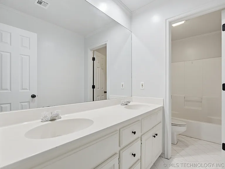 3027 E 89th Pl S — Photo 23