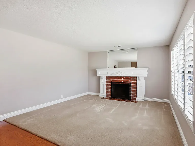 559 Cherry Way — Photo 9