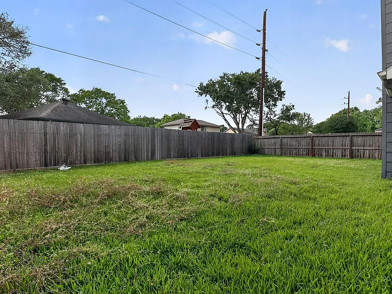 417 W Hillary Cir — Photo 10