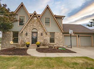 15733 Evans Rd, Basehor, KS 66007