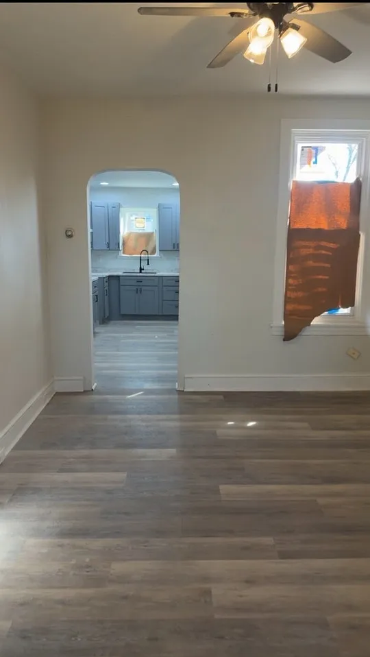 563 South Queen Street - 1 — Photo 1