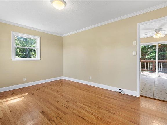 4th image of 5993 Anderson Ave