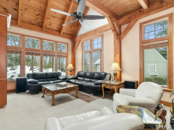 9 Obtuse Rocks Rd, Brookfield, CT 06804