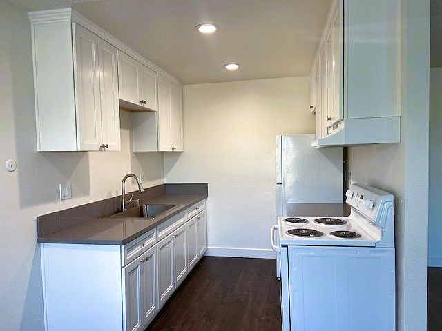 1st image of 406 E Mission Ave APT 2