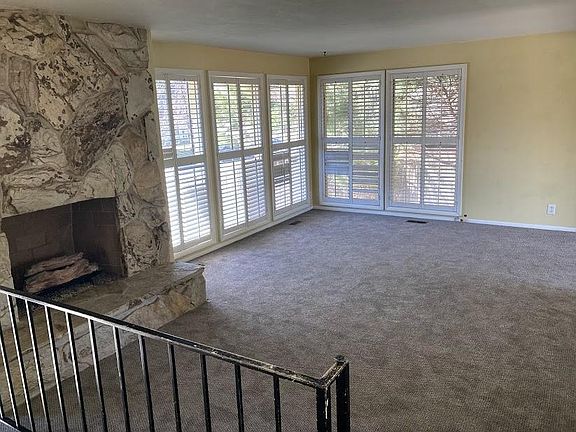 3rd image of 6293 S Lorreen Dr