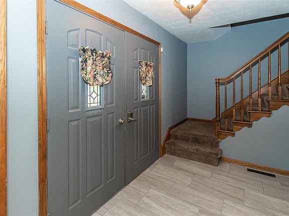 3rd image of 2740 Whipporwill Dr