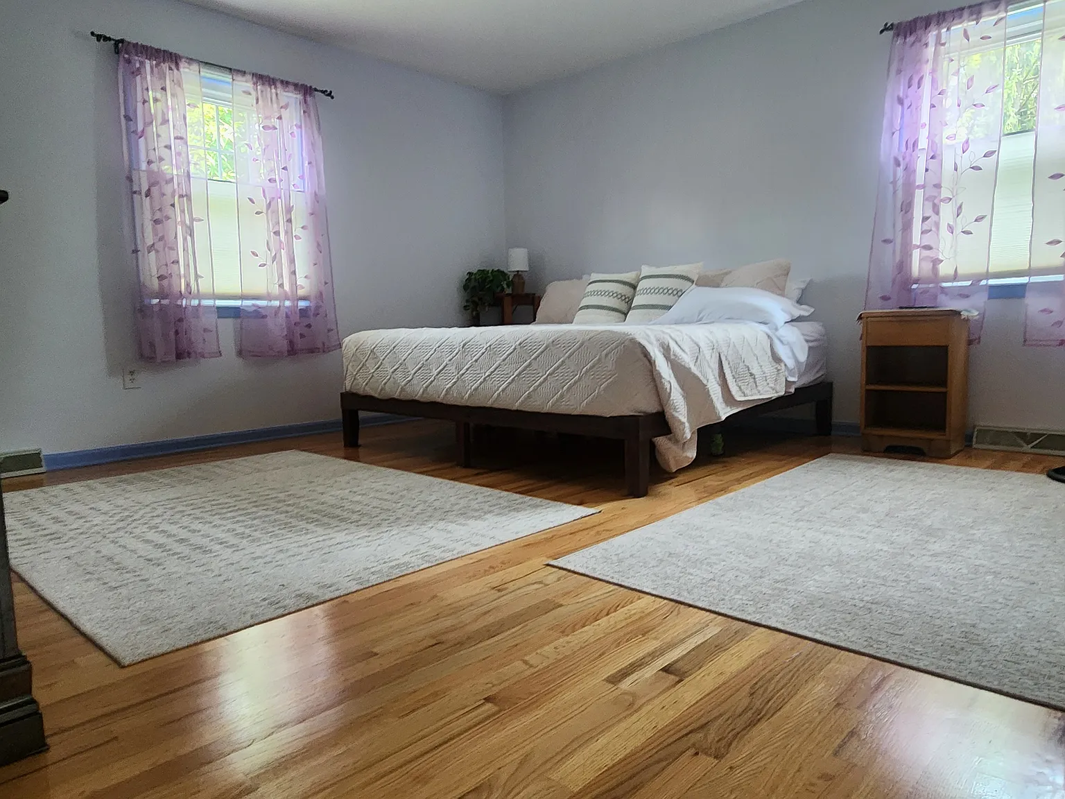 3 bed, $1,100 — Photo 3