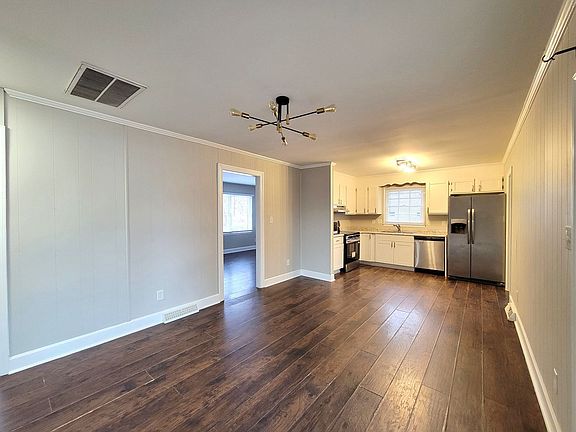 4th image of 332 Clover Hitch Dr