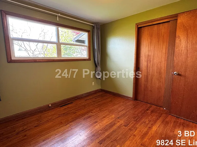 9824 SE Lincoln St — Photo 10