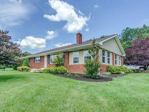 3rd image of 8301 Berrybrook Dr